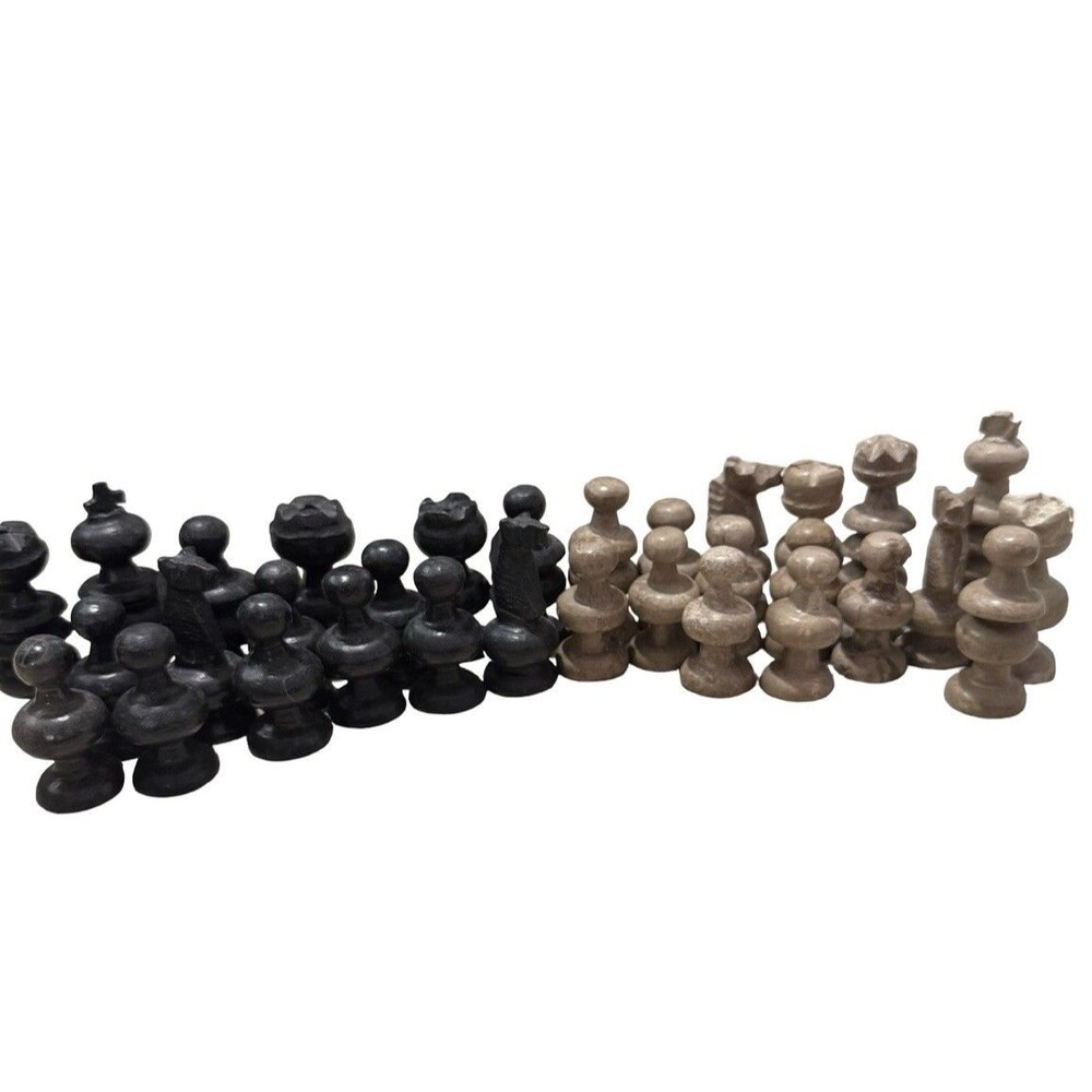 Vintage Hand Carved Mexican brown & Black Onyx Marble Chess 32‎ Pieces